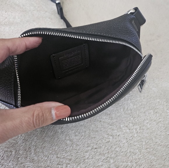 COACH New York Black Grain Fanny - Picture 3 of 4